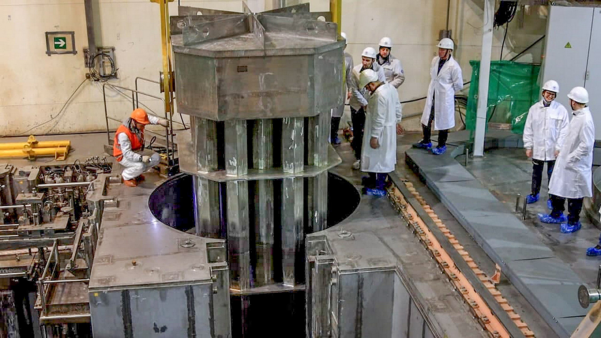 На втором энергоблоке БелАЭС завершена загрузка в реактор имитаторов тепловыделяющих сборок